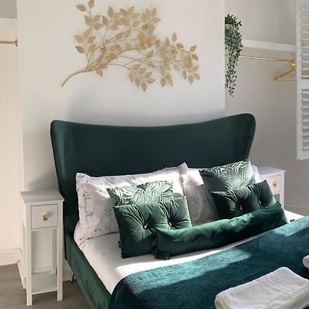 Modern Town Centre Flat - Free Shared Parking, King Size Bed, 5 Minutes Walk To Beach Bournemouth Exteriér fotografie