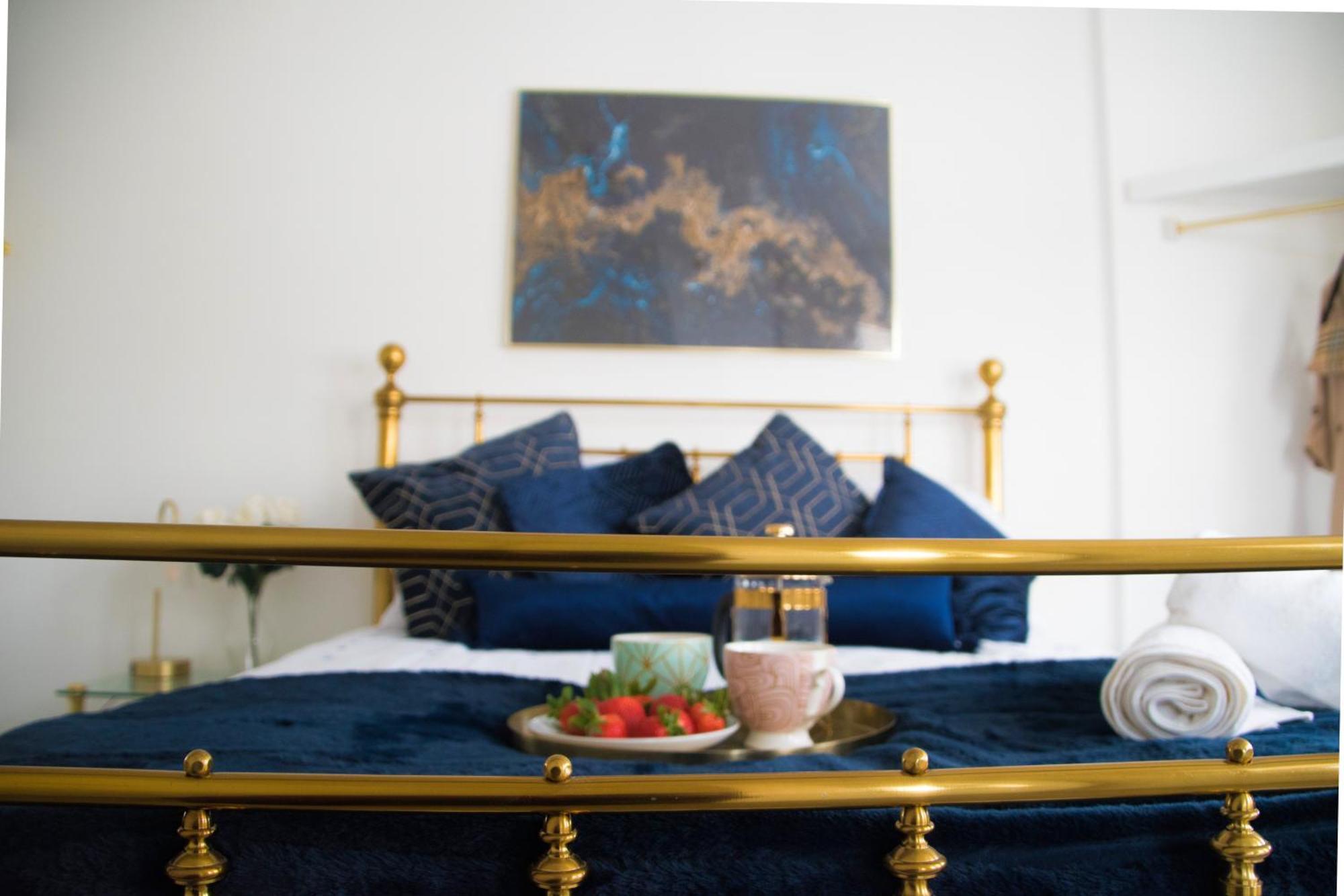Modern Town Centre Flat - Free Shared Parking, King Size Bed, 5 Minutes Walk To Beach Bournemouth Exteriér fotografie