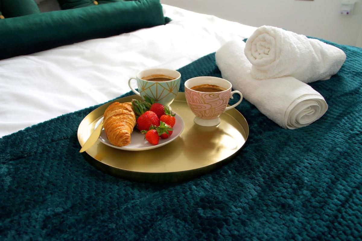 Modern Town Centre Flat - Free Shared Parking, King Size Bed, 5 Minutes Walk To Beach Bournemouth Exteriér fotografie
